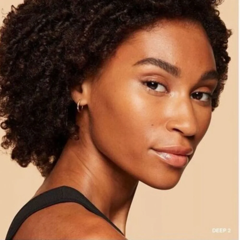 Bobbi Brown Deep 2 Vitamin Enriched Skin Tint SPF 15- Travel Size - .24 Fluid Oz